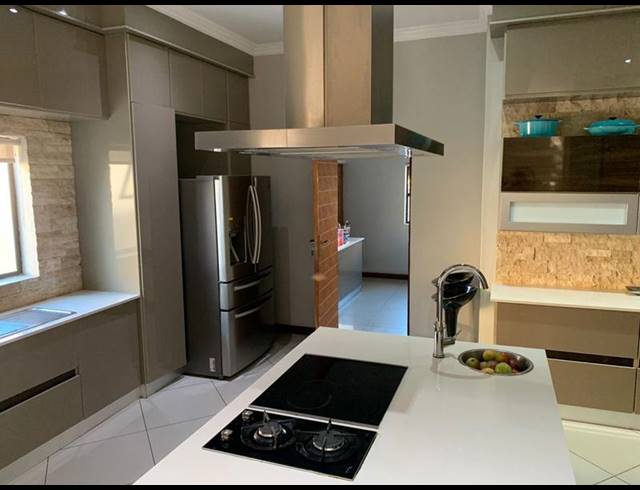 6 BEDROOM HOUSE FOR SALE IN SAVANNAH COUNTRY ESTATE